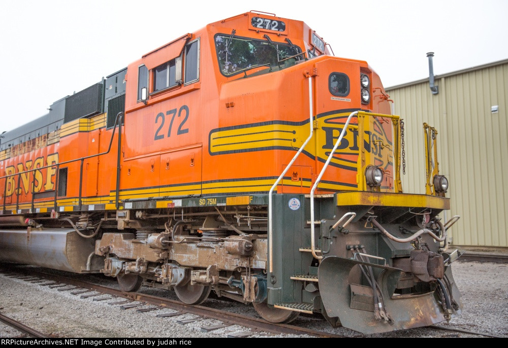 BNSF 272